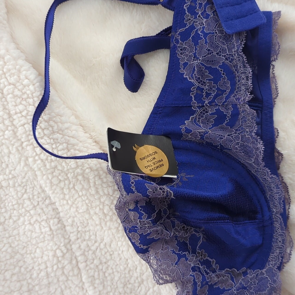 Net Wacoal 36D beautiful bra